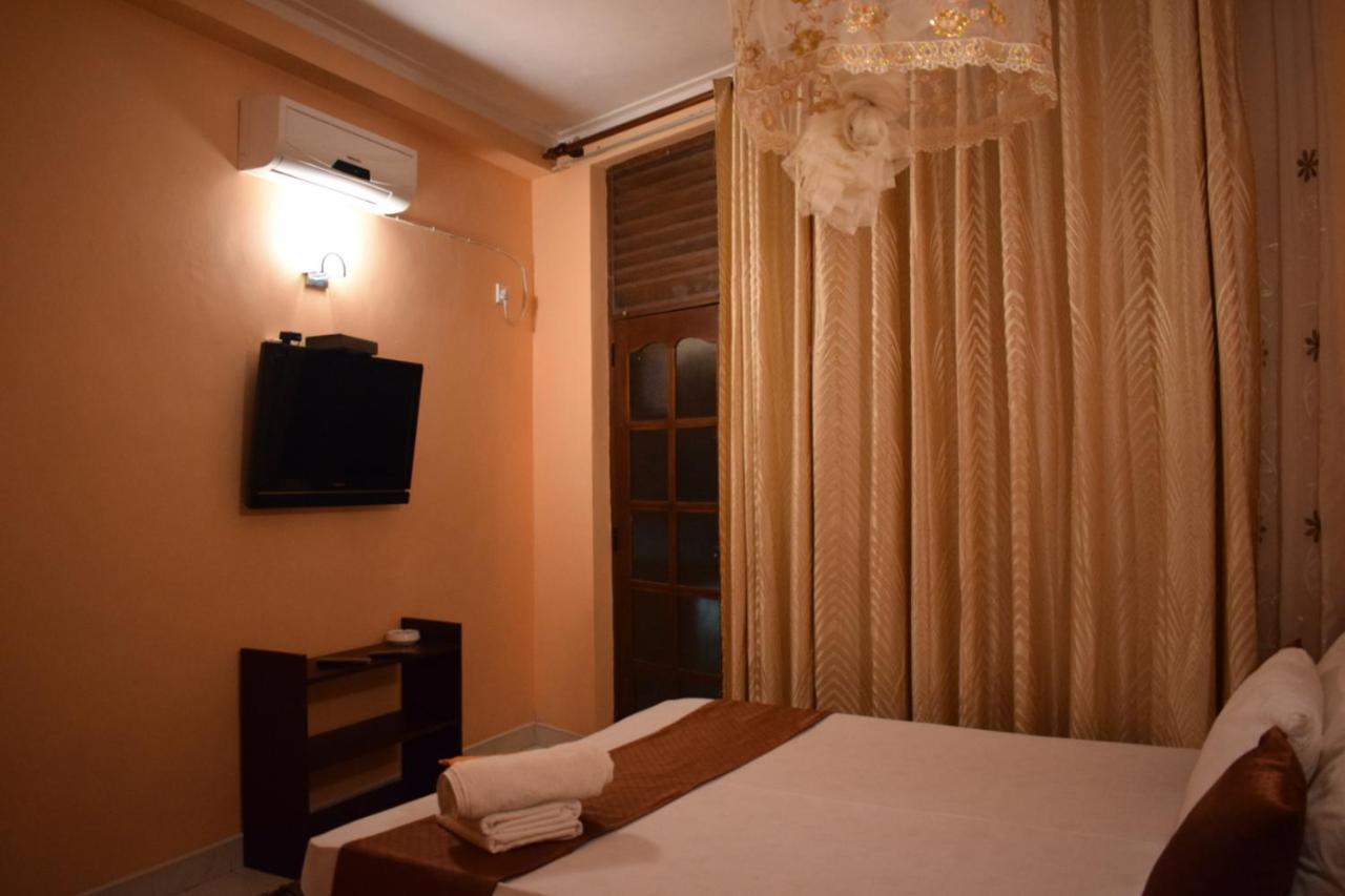 Grand Resort Kandy Exterior foto